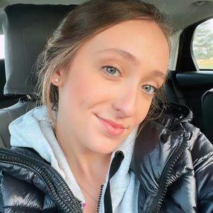 Meet your Posher, Carleigh